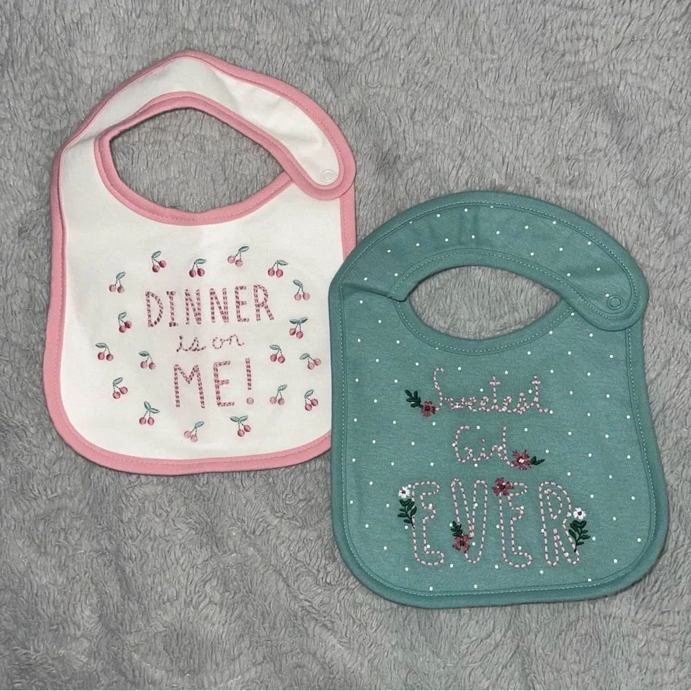 ‼️FREE‼️NEW‼️Carters Water Resistant Bibs Set Of 2
